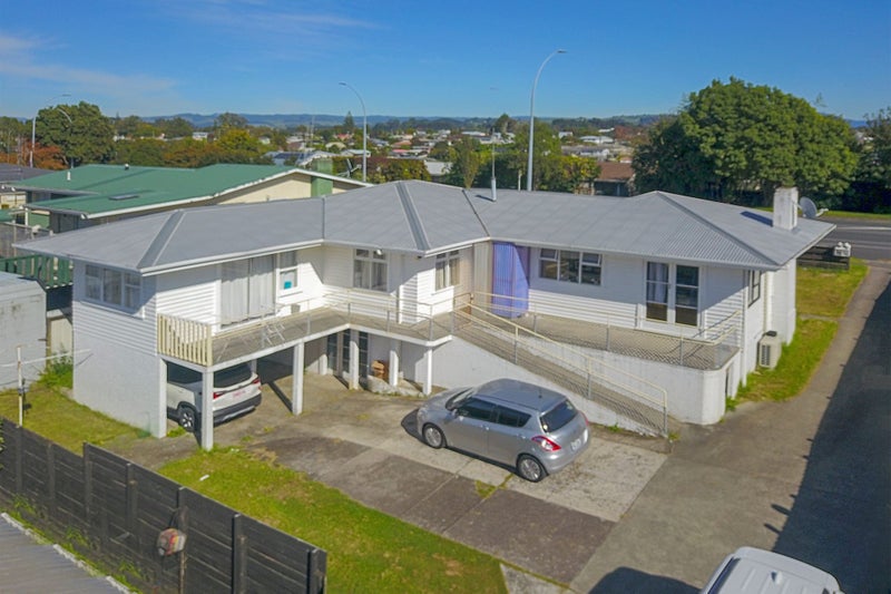 1124 Cameron Road, Gate Pa, Tauranga - Carousel 1