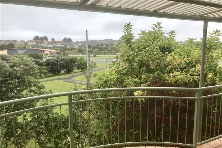 28 Parkwood Crescent, Gulf Harbour, Whangaparaoa - Carousel 2