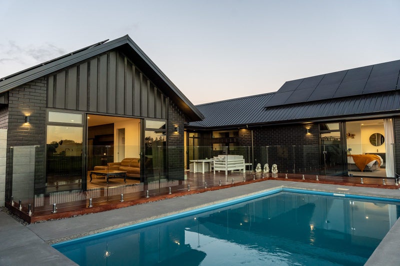 355 River Road, Claudelands, Hamilton - Carousel 1