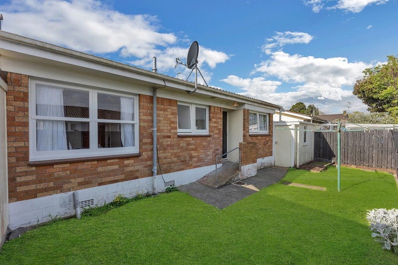 2/54 East Street, Papakura, Auckland - Carousel 10