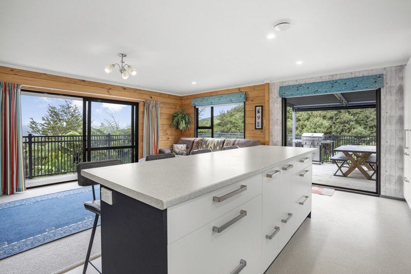 17 Kerkwall Drive, Naenae, Lower Hutt - Carousel 2