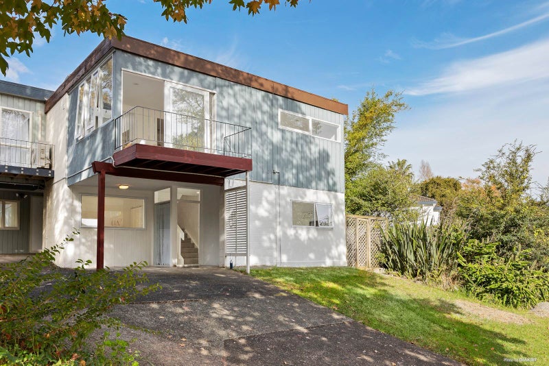 1/24 Commodore Drive, Lynfield, Auckland - Carousel 1