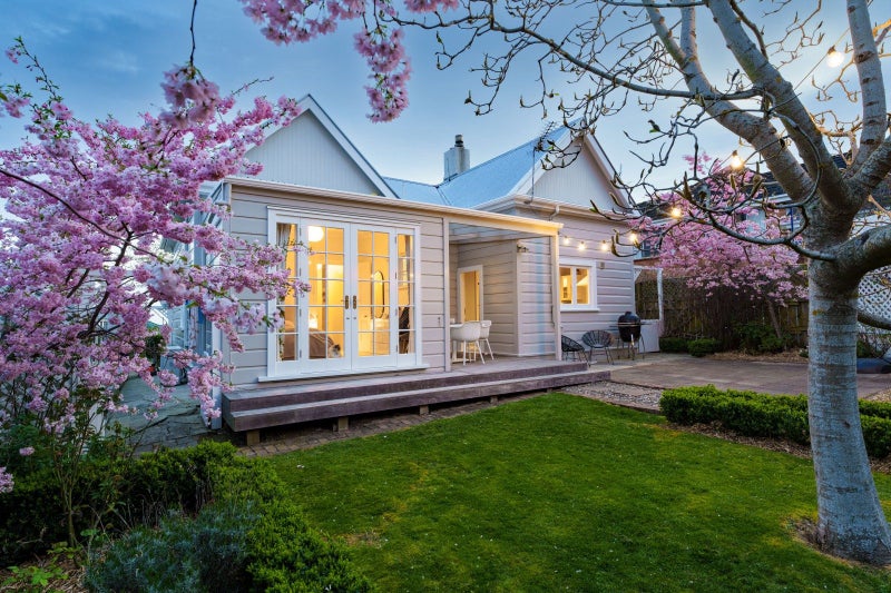 20 Carnarvon Street, Belleknowes, Dunedin - Carousel 1