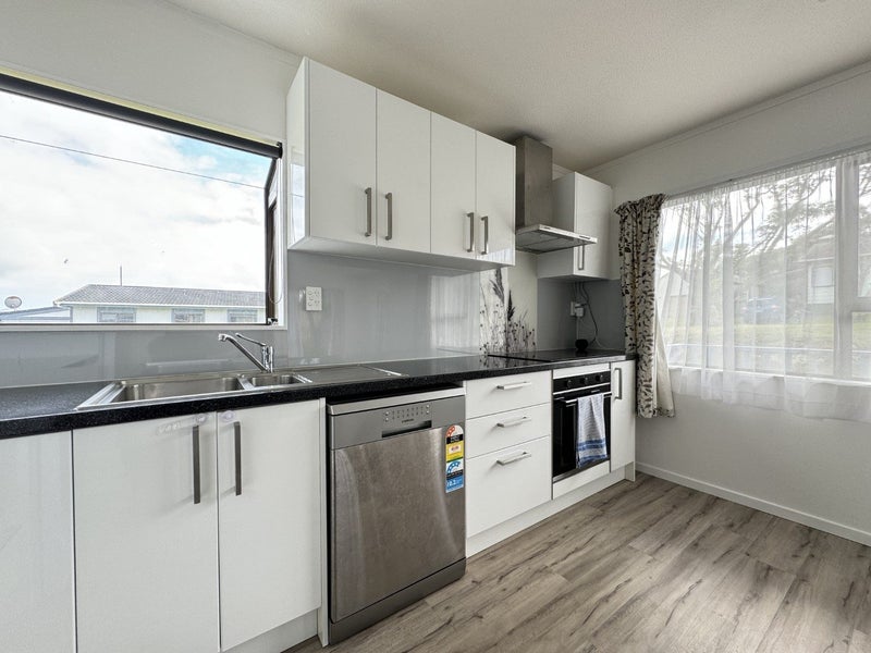 35A Woodridge Drive, Woodridge, Wellington - Carousel 2