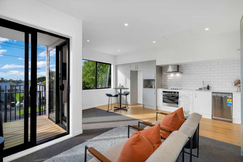 4/32 Smale Street, Point Chevalier, Auckland - Carousel 2