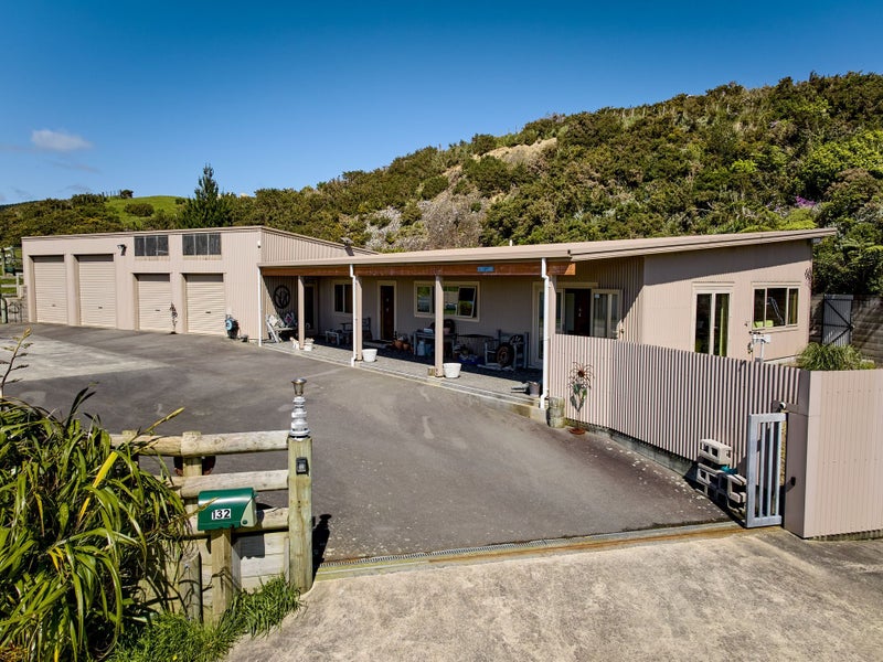 132 Bing Lucas Drive, Tawa, Wellington - Carousel 1