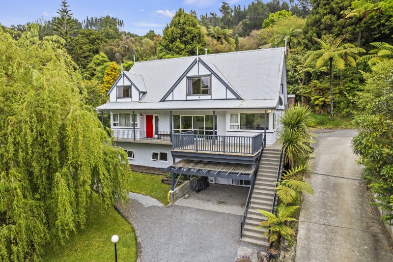 24 Jocelyn Crescent, Pinehaven, Upper Hutt - Carousel 33