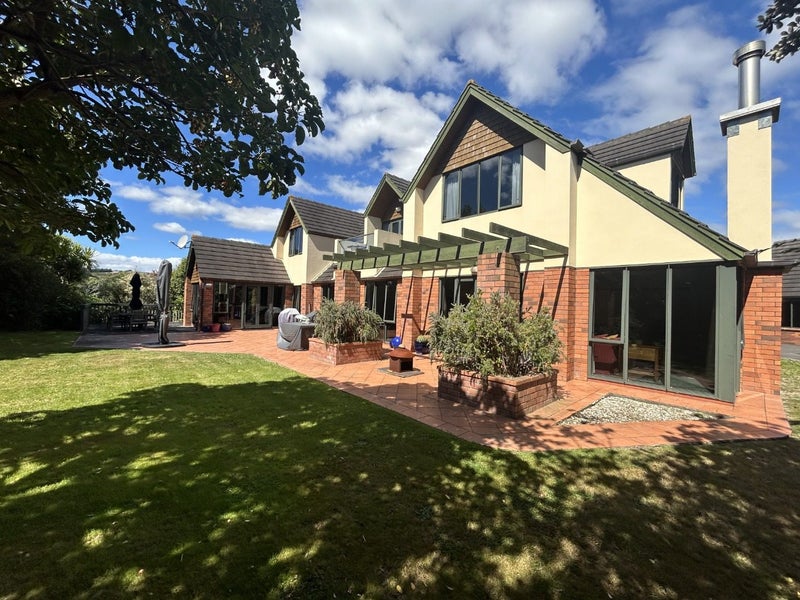 86 Joseph Banks Drive, Whitby, Porirua - Carousel 1