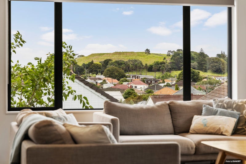 13 Milliken Avenue, Mount Roskill, Auckland - Carousel 21