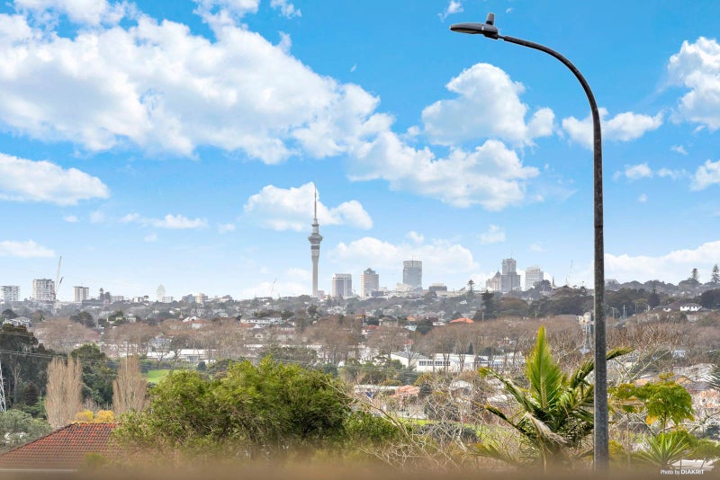 366 Hillsborough Road, Hillsborough, Auckland - Carousel 2