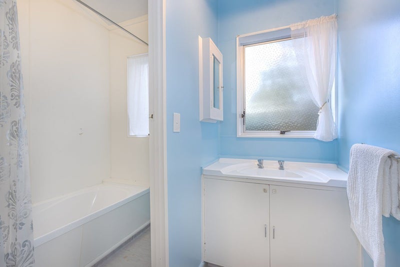 1 Ian Place, Bishopdale, Christchurch - Carousel 13