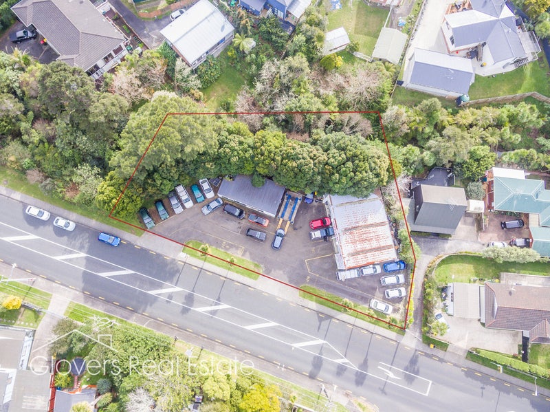 125 Godley Road, Green Bay, Auckland - Carousel 1