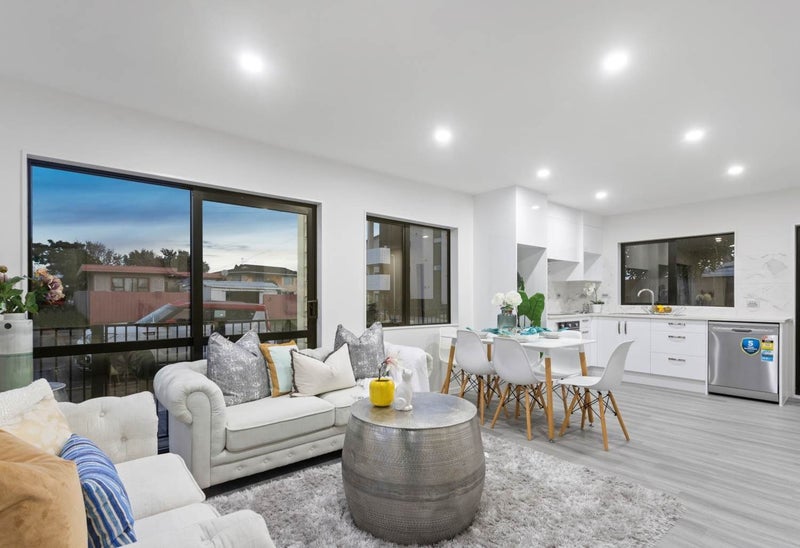 5/2 Cornwall Road, Mangere, Auckland - Carousel 2