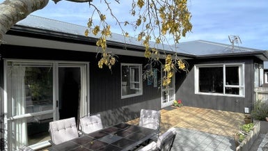 39B Simla Crescent, Khandallah, Wellington - Carousel 1