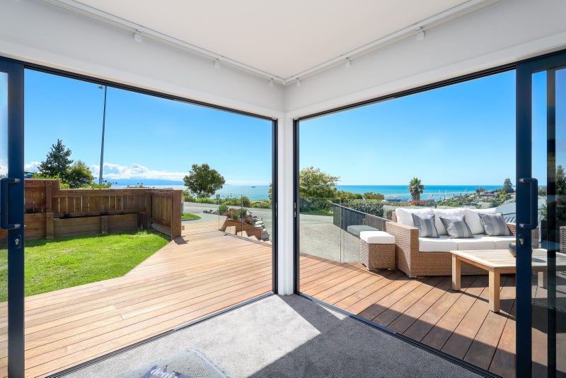 115 Princes Drive, Britannia Heights, Nelson - Carousel 1