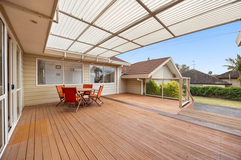 16 Harbour Lights Close, West Harbour, Auckland - Carousel 2
