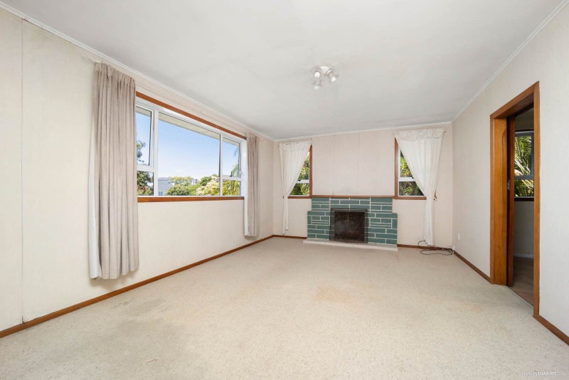 145 Methuen Road, New Windsor, Auckland - Carousel 2