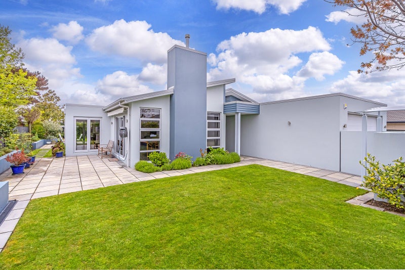 3 Eaglesome Avenue, Aidanfield, Christchurch - Carousel 1
