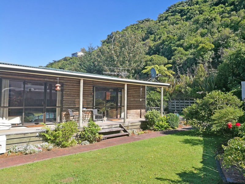 18 Norfolk Street, Belmont, Lower Hutt - Carousel 2