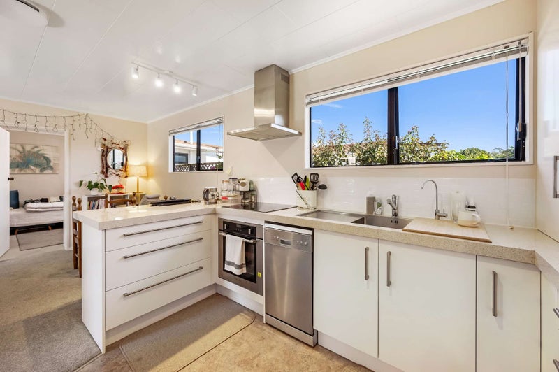 2/283 WESTMINSTER Avenue, TAMATEA, NAPIER - Carousel 2