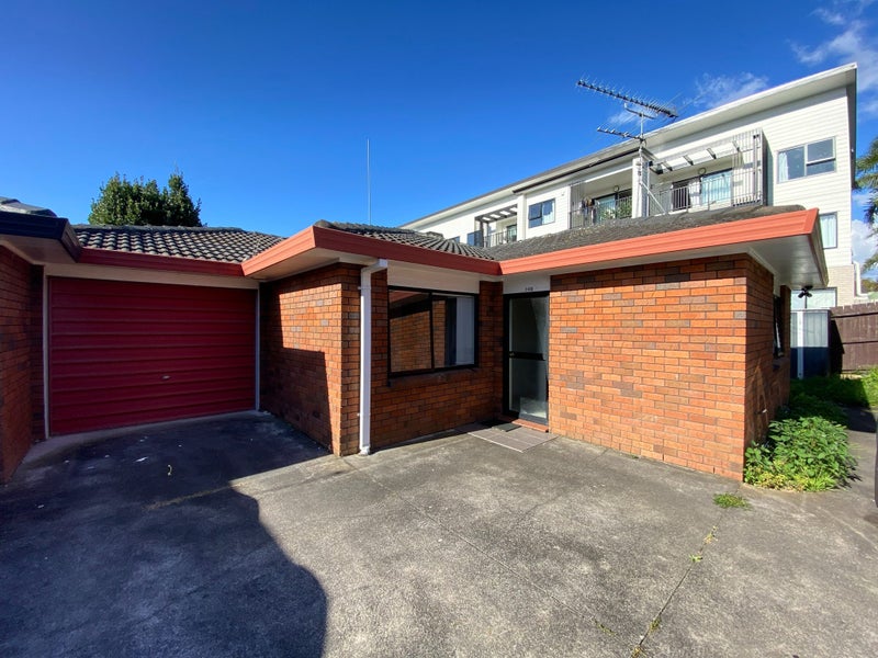 3/6 Menary Street, Papakura, Auckland - Carousel 1