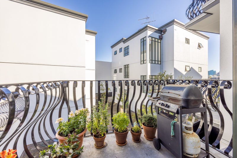 2C/30 Randolph Street, Newton, Auckland - Carousel 2