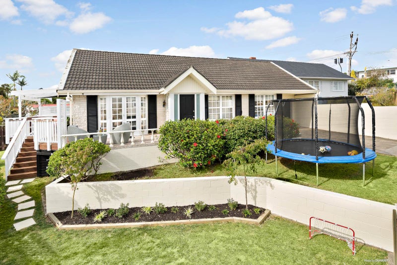 2/1 Benders Avenue, Hillcrest, Auckland - Carousel 1
