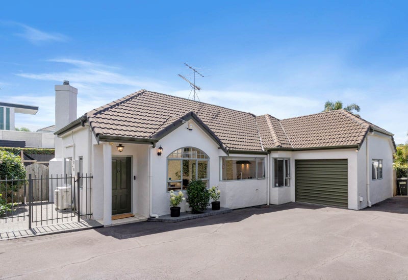 2/116 Riddell Road, Glendowie, Auckland - Carousel 1