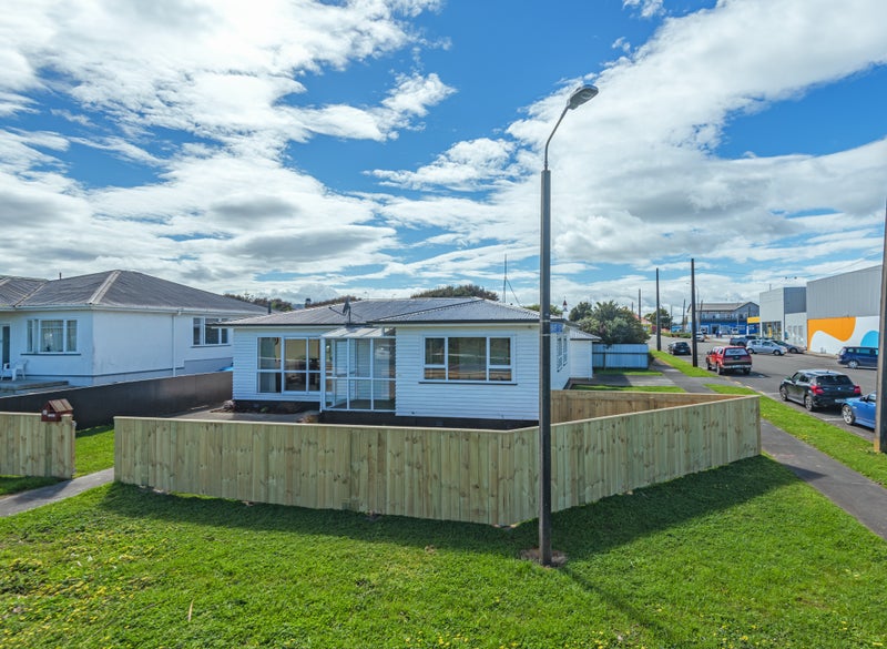 20 Harbour Street, Foxton, Foxton - Carousel 1