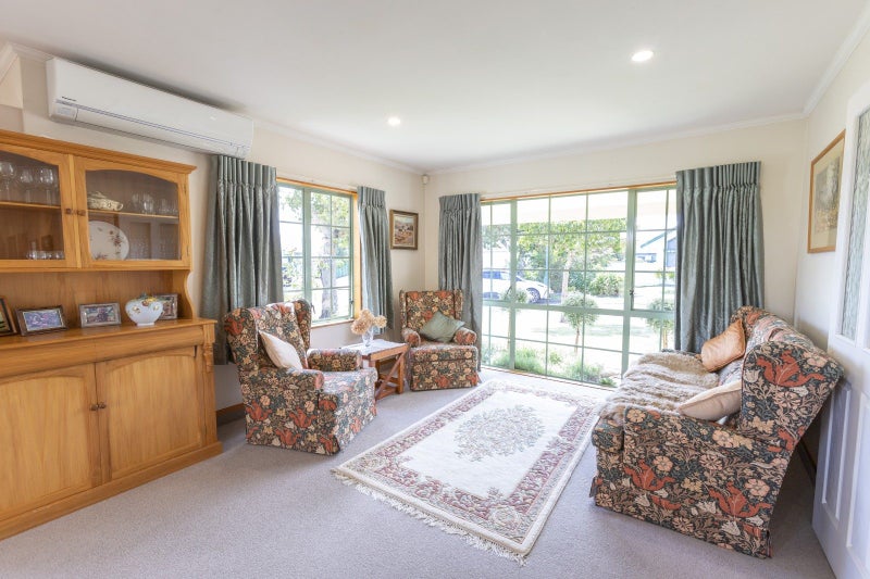 3 Montague Way, Taradale, Napier - Carousel 2