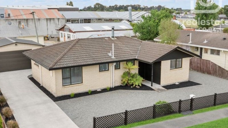 7 Mchaffies Place, Wainoni, Christchurch - Carousel 1