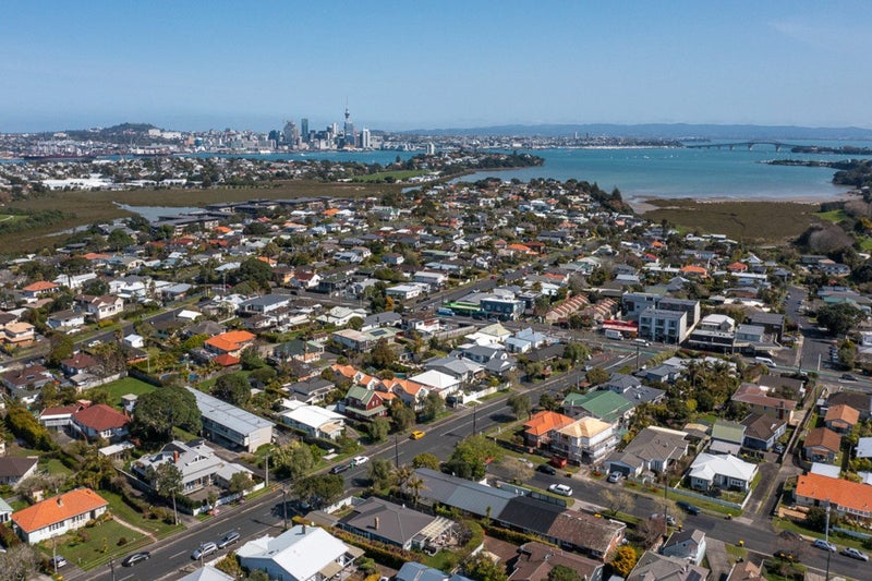 3/50 Old Lake Road, Narrow Neck, Auckland - Carousel 35