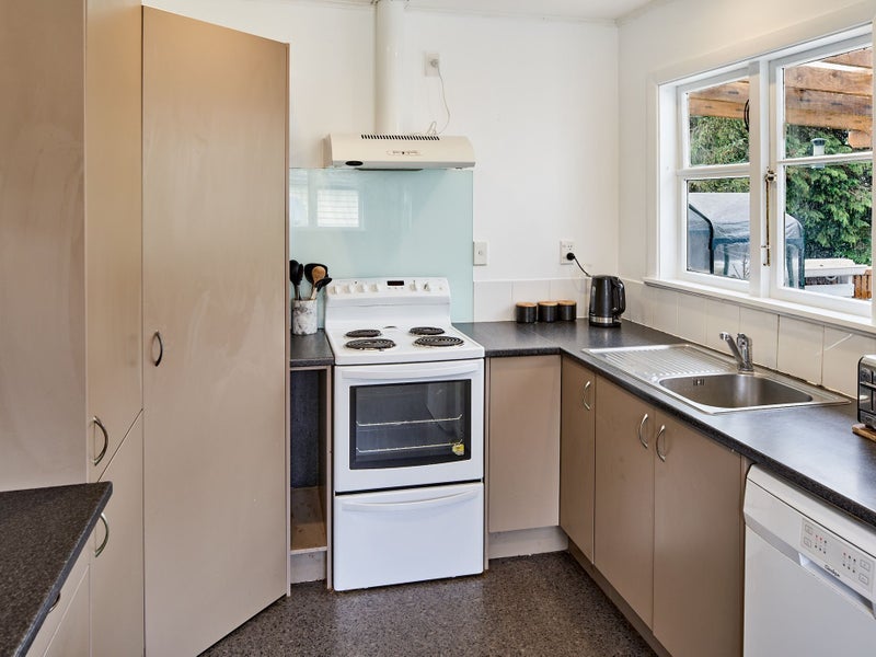 9 Bledisloe Crescent, Wainuiomata, Lower Hutt - Carousel 2