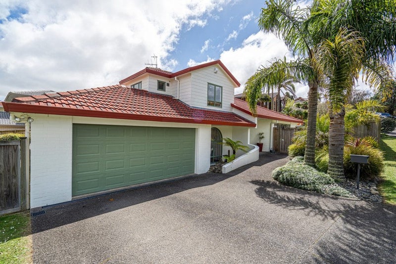 15 Arirang Rise, Pinehill, Auckland - Carousel 1