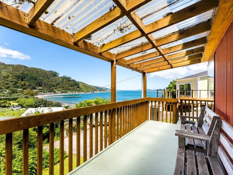 13A Ferry Road, Days Bay, Lower Hutt - Carousel 2