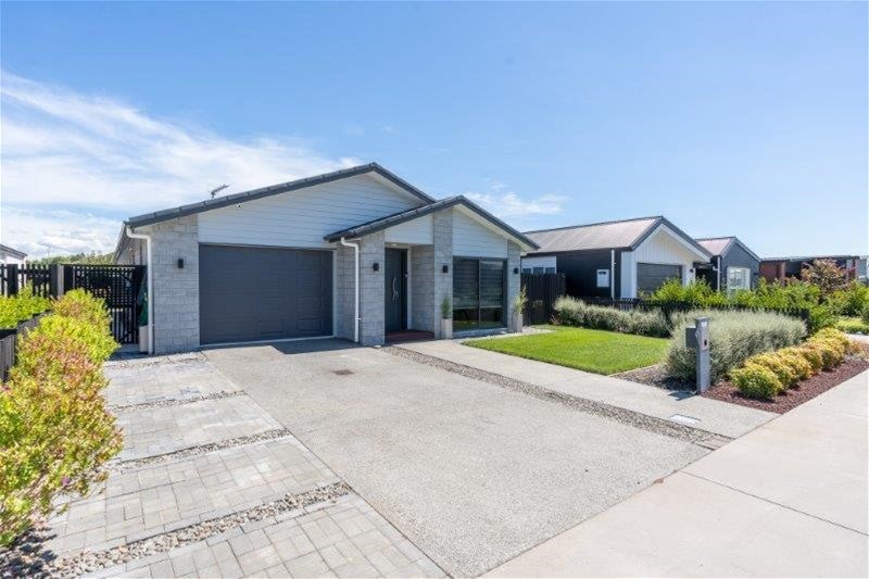 21 Probert Crescent, Chartwell, Hamilton - Carousel 1