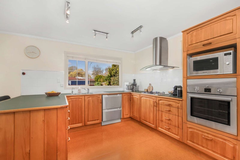 220 Walter Strevens Drive, Conifer Grove, Takanini - Carousel 2