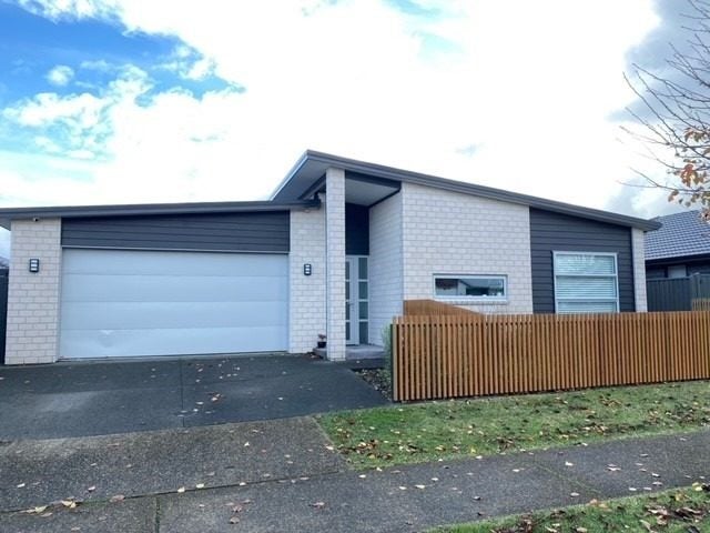 28 Flack Street, Pyes Pa, Tauranga - Carousel 1