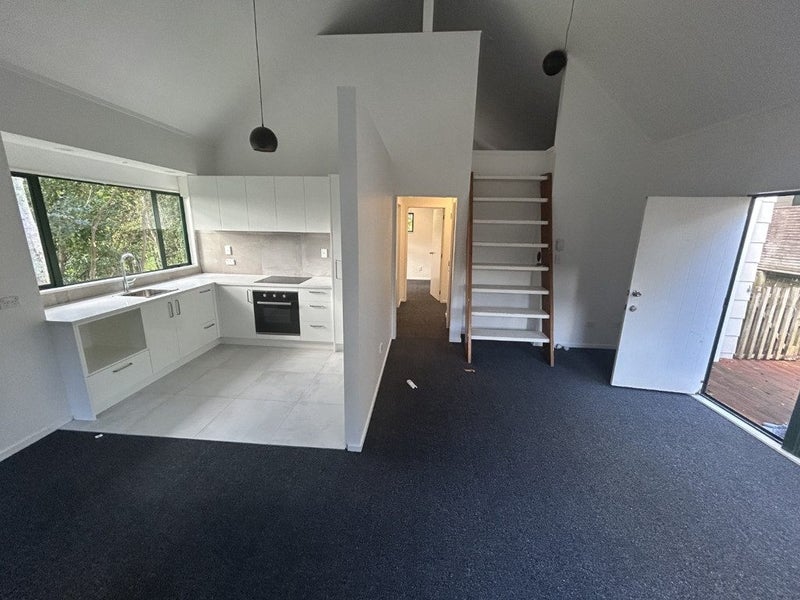 5 Lysander Crescent, Beach Haven, Auckland - Carousel 2