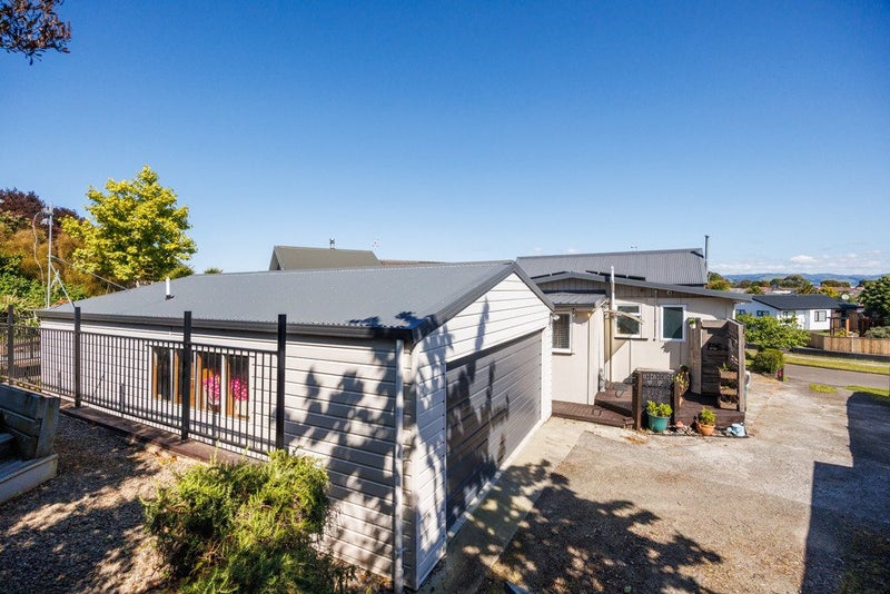 25 Dahlstrom Grove, Kelvin Grove, Palmerston North - Carousel 2