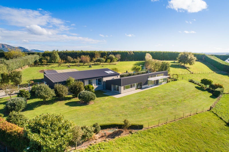 17 Oram Drive, Turitea, Palmerston North - Carousel 1