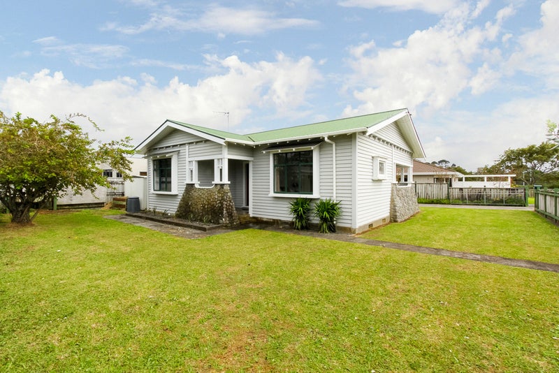 1 Kura Street, Brooklands, New Plymouth - Carousel 1