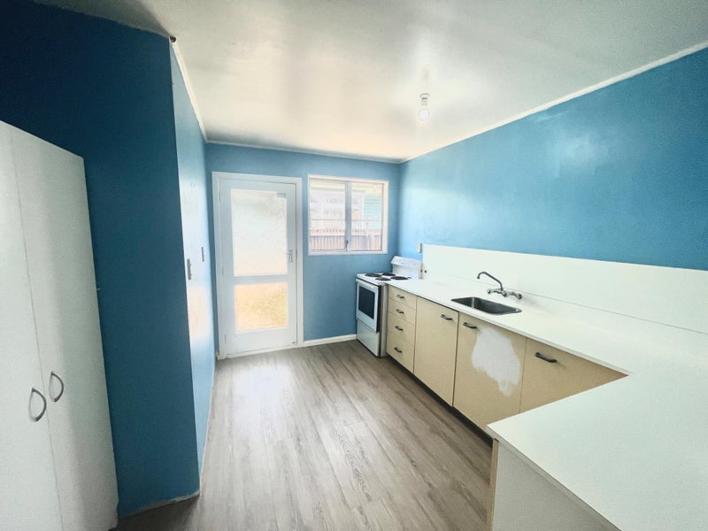 2/122 Middlepark Road, Sockburn, Christchurch - Carousel 2