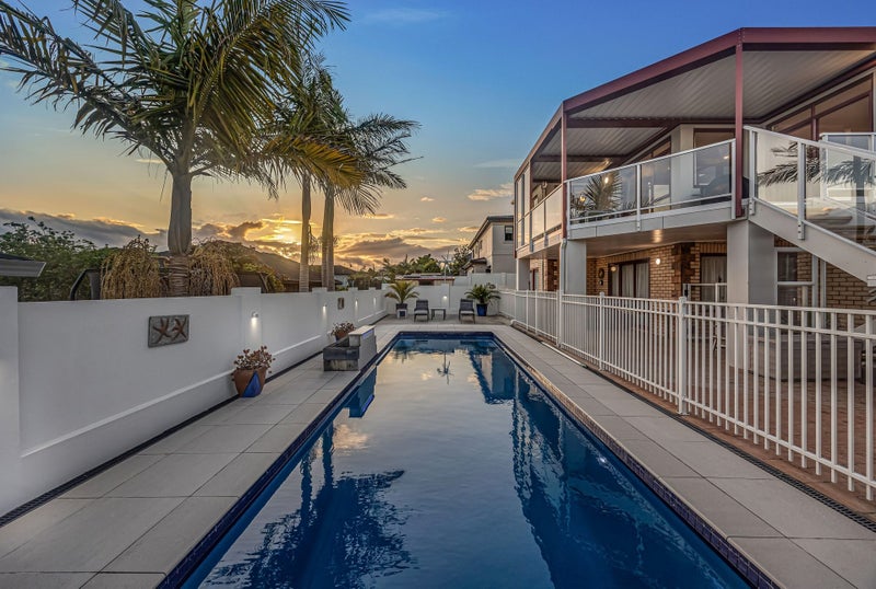 5 Courtneys, West Harbour, Auckland - Carousel 1