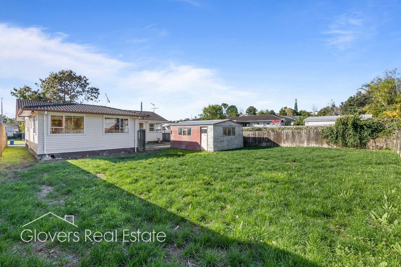 40 Castleford Street, Green Bay, Auckland - Carousel 2