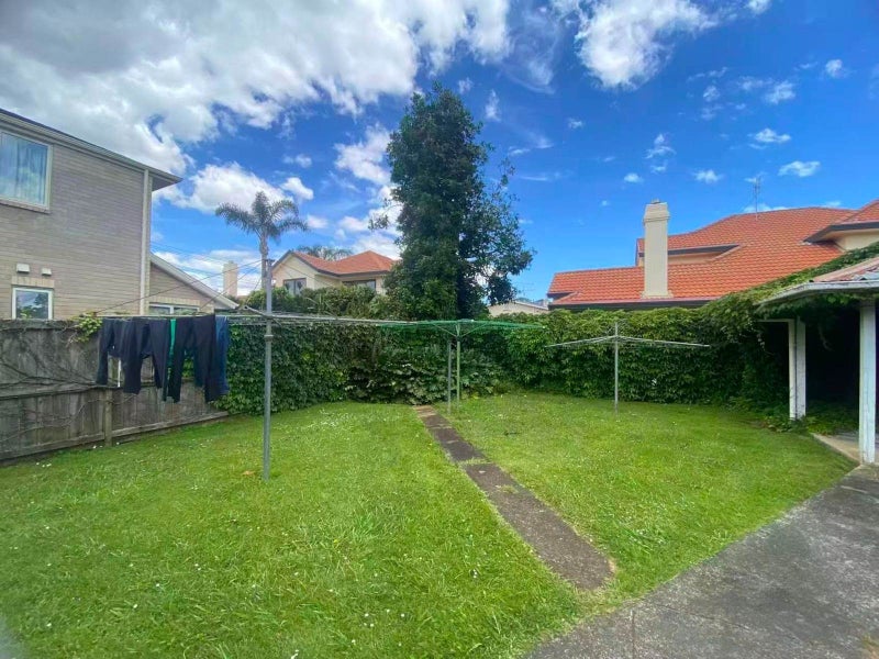 2/2 Bowling Avenue, Epsom, Auckland - Carousel 10