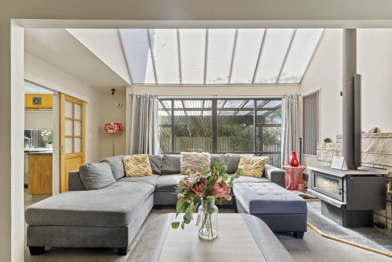 2/464 Stokes Valley Road, Stokes Valley, Lower Hutt - Carousel 2