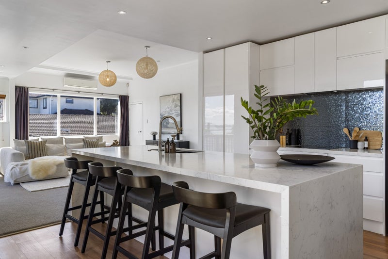 37A Fairlands Avenue, Waterview, Auckland - Carousel 1