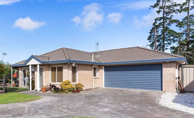 10 Lutana Place, Burswood, Auckland - Carousel 1