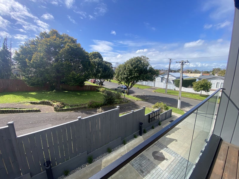 8/10 Boyd Avenue, Royal Oak, Auckland - Carousel 2